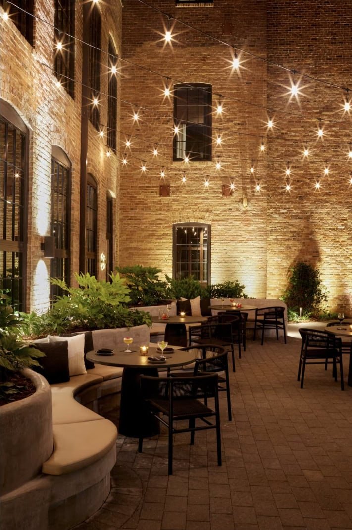 olio table exterior